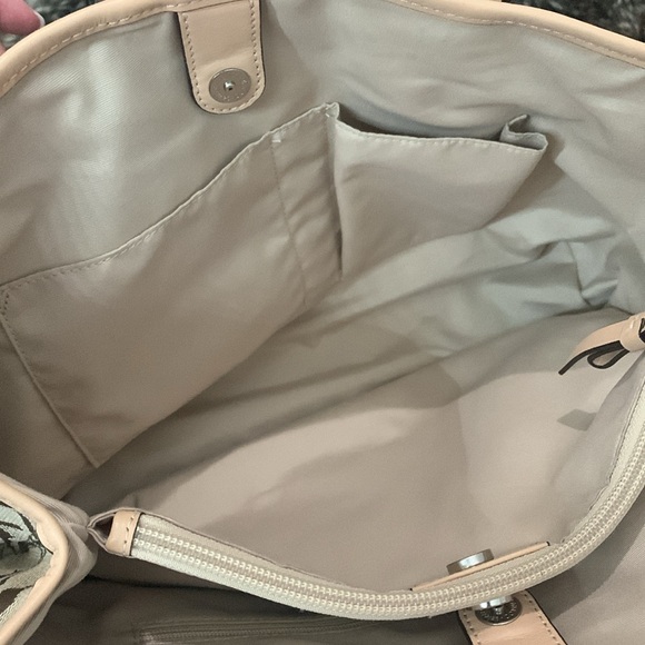 Coach Signature Triple Compartment Shoulder Bag & Charm - Picture 11 of 15